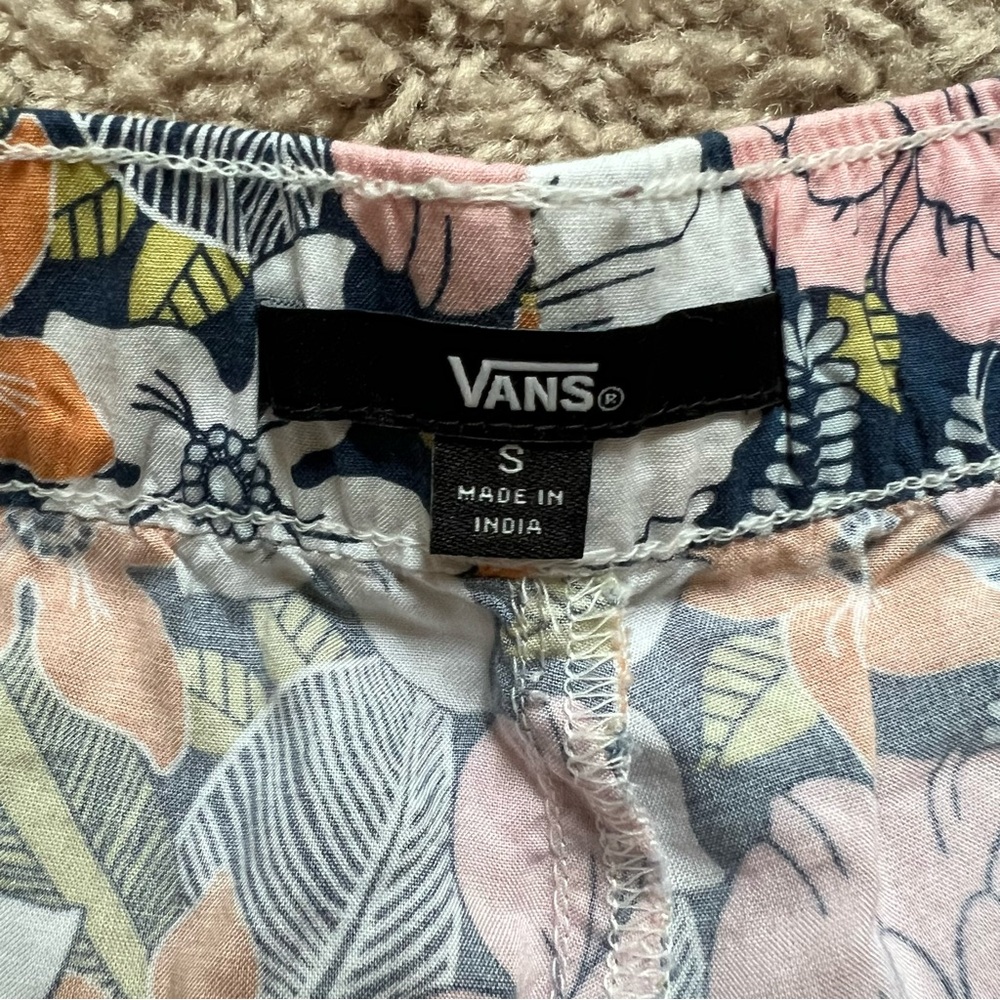 Vans floral shorts - Picture 6 of 9